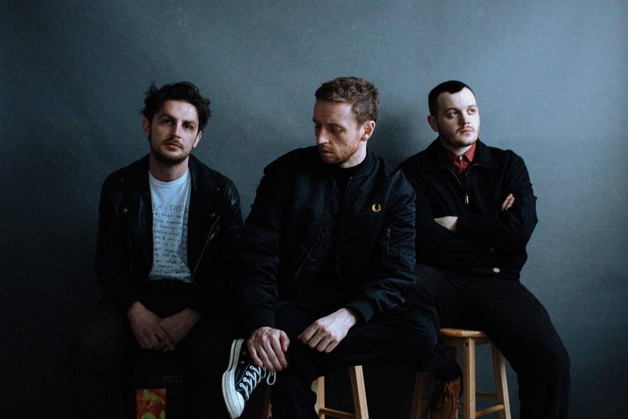 Track of the Day | newfamiliar – How Can I?